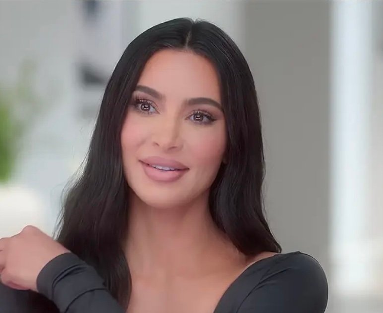Pregnant Kourtney Kardashian Calls Kim Kardashian Egotistical And A Narcissist In The New Season 4 Of “The Kardashians”
